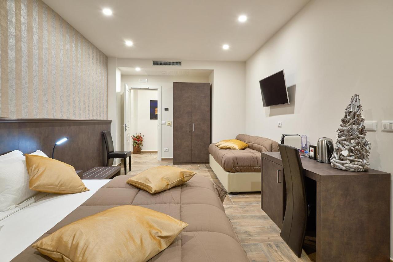 Ricaroka Hotel Albenga Luaran gambar