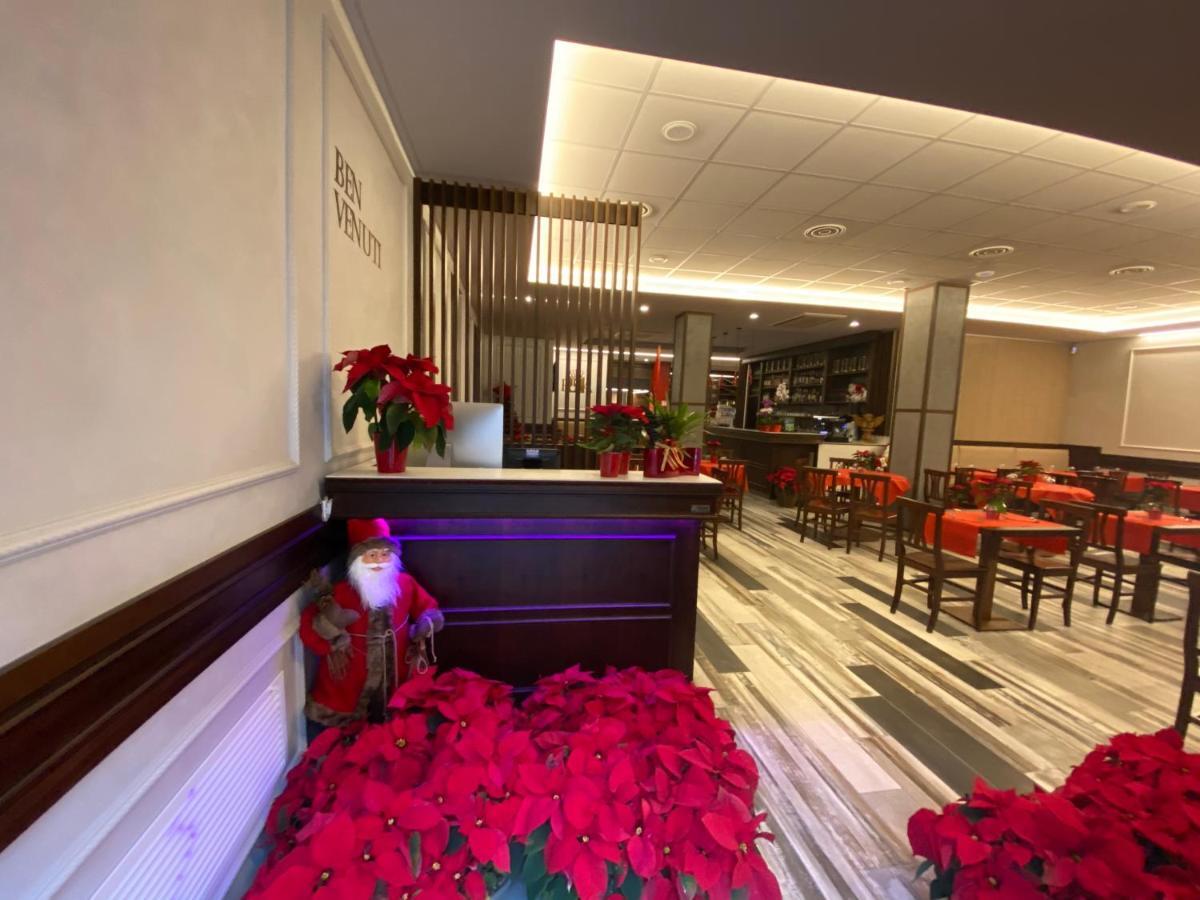 Ricaroka Hotel Albenga Luaran gambar